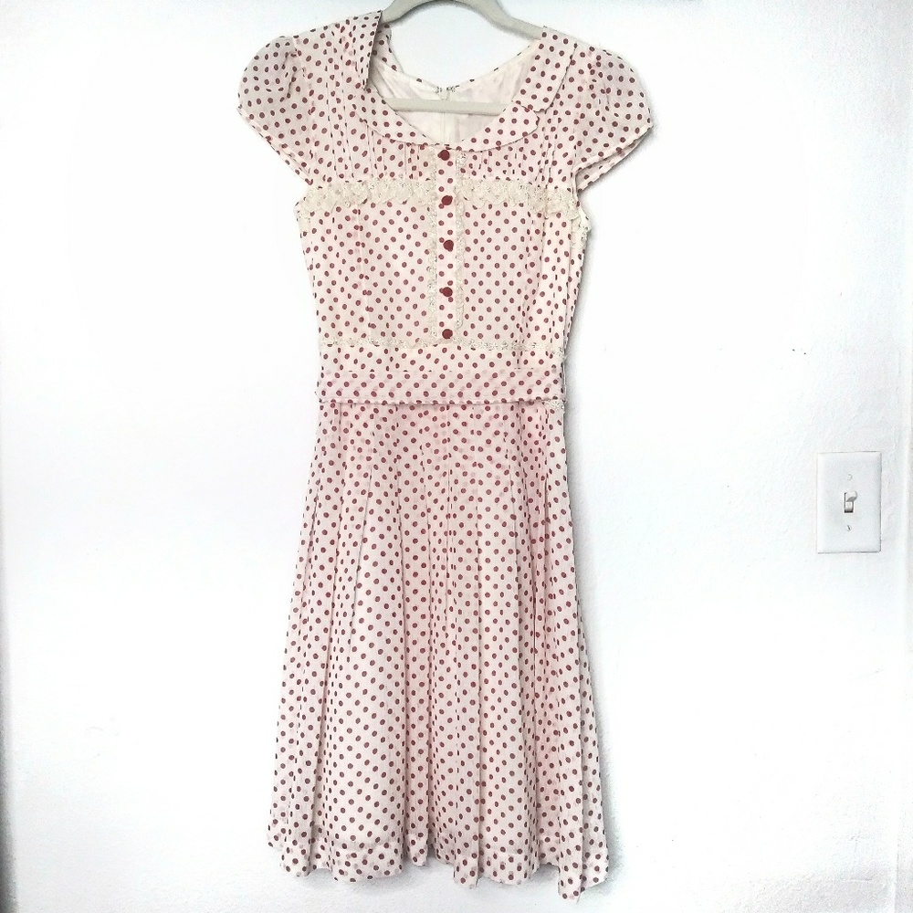 QUA Polka Dot Vintage-like Dress